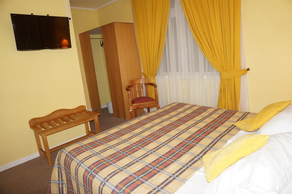 Hostal Ovejero Punta Arenas Exterior photo