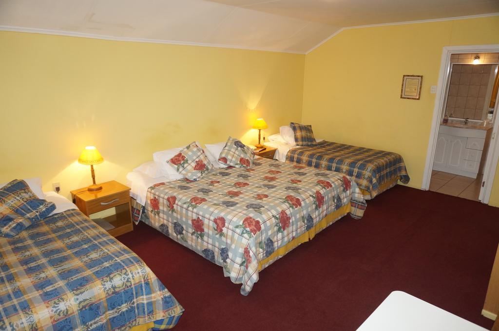 Hostal Ovejero Punta Arenas Exterior photo