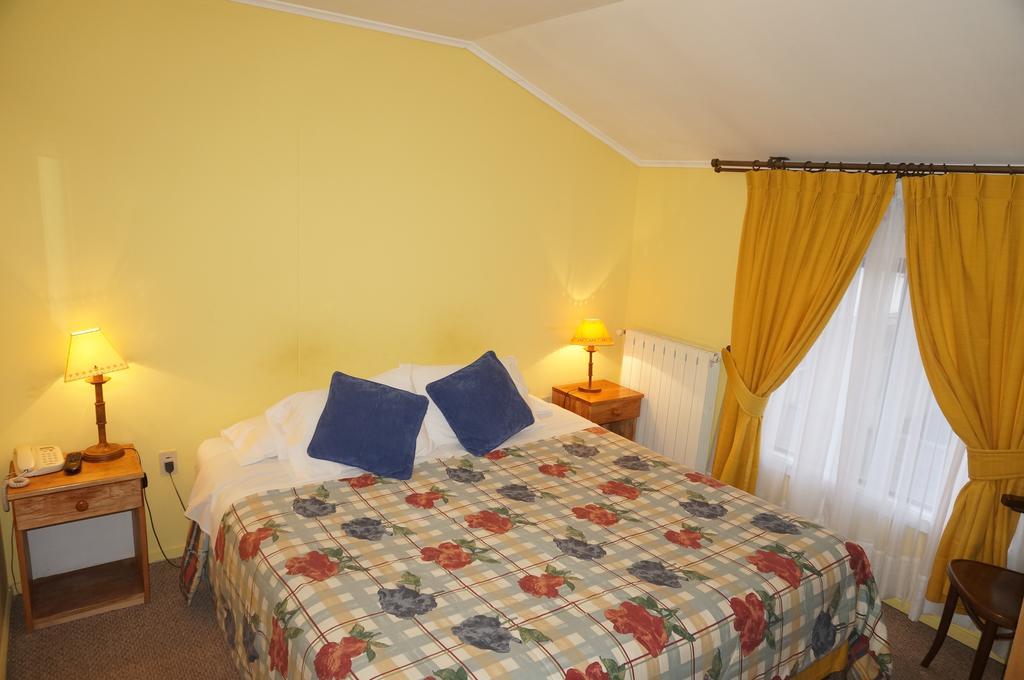 Hostal Ovejero Punta Arenas Exterior photo